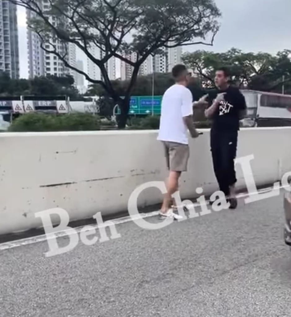 MMA on expressway, blocking traffic